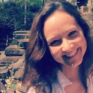 Meet your Posher, Cari